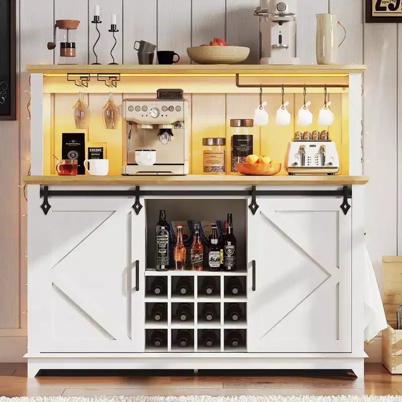 Mobile bar da caffè stile fattoria da 55" con luci - grande buffet con ante scorrevoli, portabottiglie, ripiani regolabili per cucina e sala da pranzo
