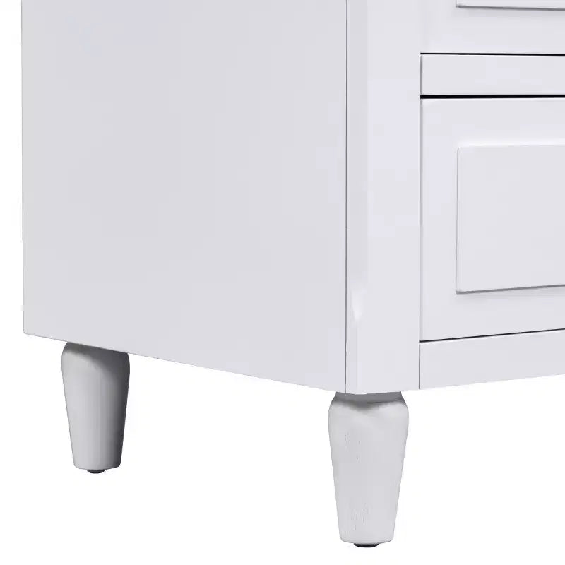 Comodino moderno a 3 cassetti, elegante mobile da notte con maniglie in metallo e gambe in legno di gomma