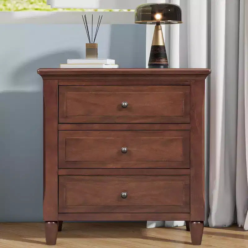 Comodino moderno a 3 cassetti, elegante mobile da notte con maniglie in metallo e gambe in legno di gomma