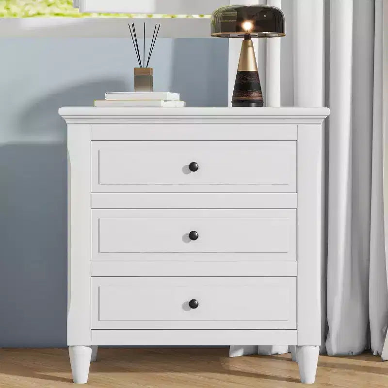 Comodino moderno a 3 cassetti, elegante mobile da notte con maniglie in metallo e gambe in legno di gomma