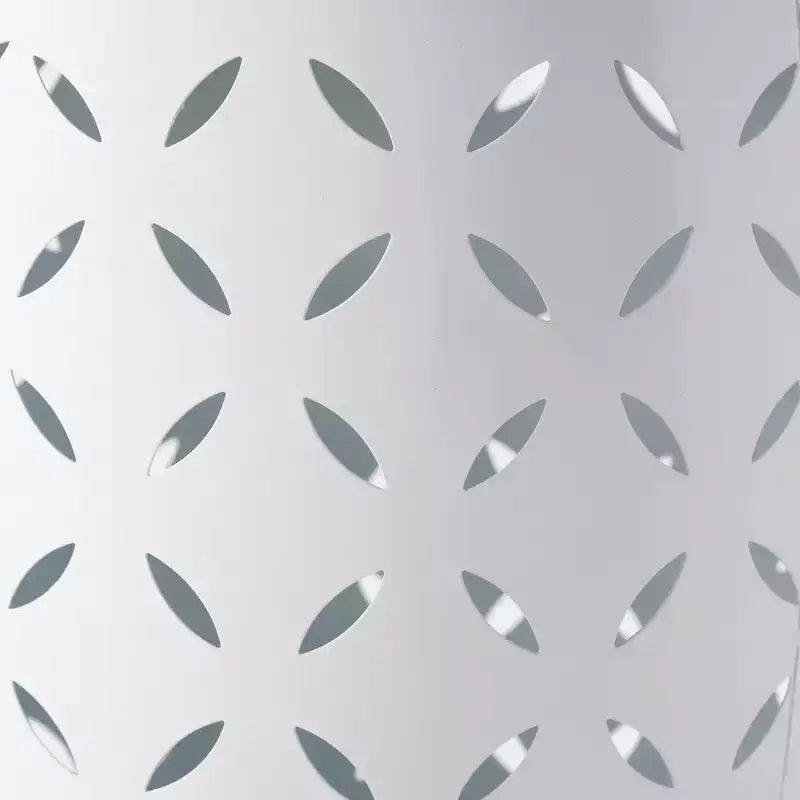 Tavolino laterale industriale cilindrico con design a intaglio curvo per uso interno ed esterno