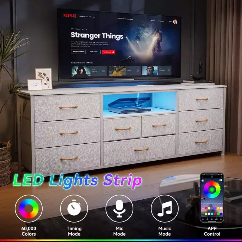 Cassettiera Bianca con 9 Cassetti per Camera da Letto, Supporto TV LED per TV da 75 Pollici con Stazione di Ricarica e Prese di Corrente, Cassettone in Tessuto, Consolle Media