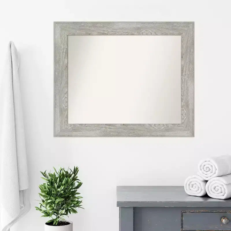 Miroir mural de salle de bain rustique gris sans biseau, cadre en bois vieilli 28x22 pouces